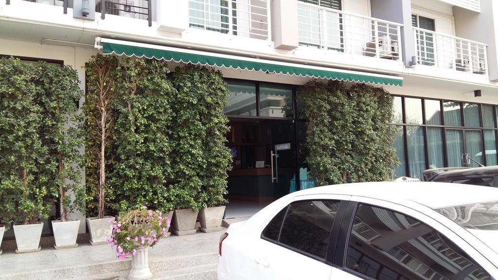 U Place Korat Nakhon Ratchasima Exterior photo